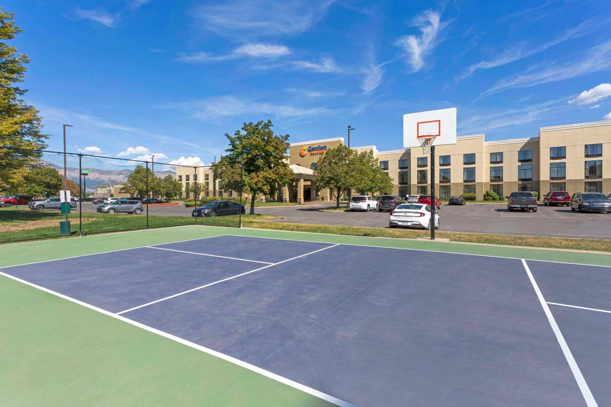 Comfort Suites Ogden Conference Center Экстерьер фото