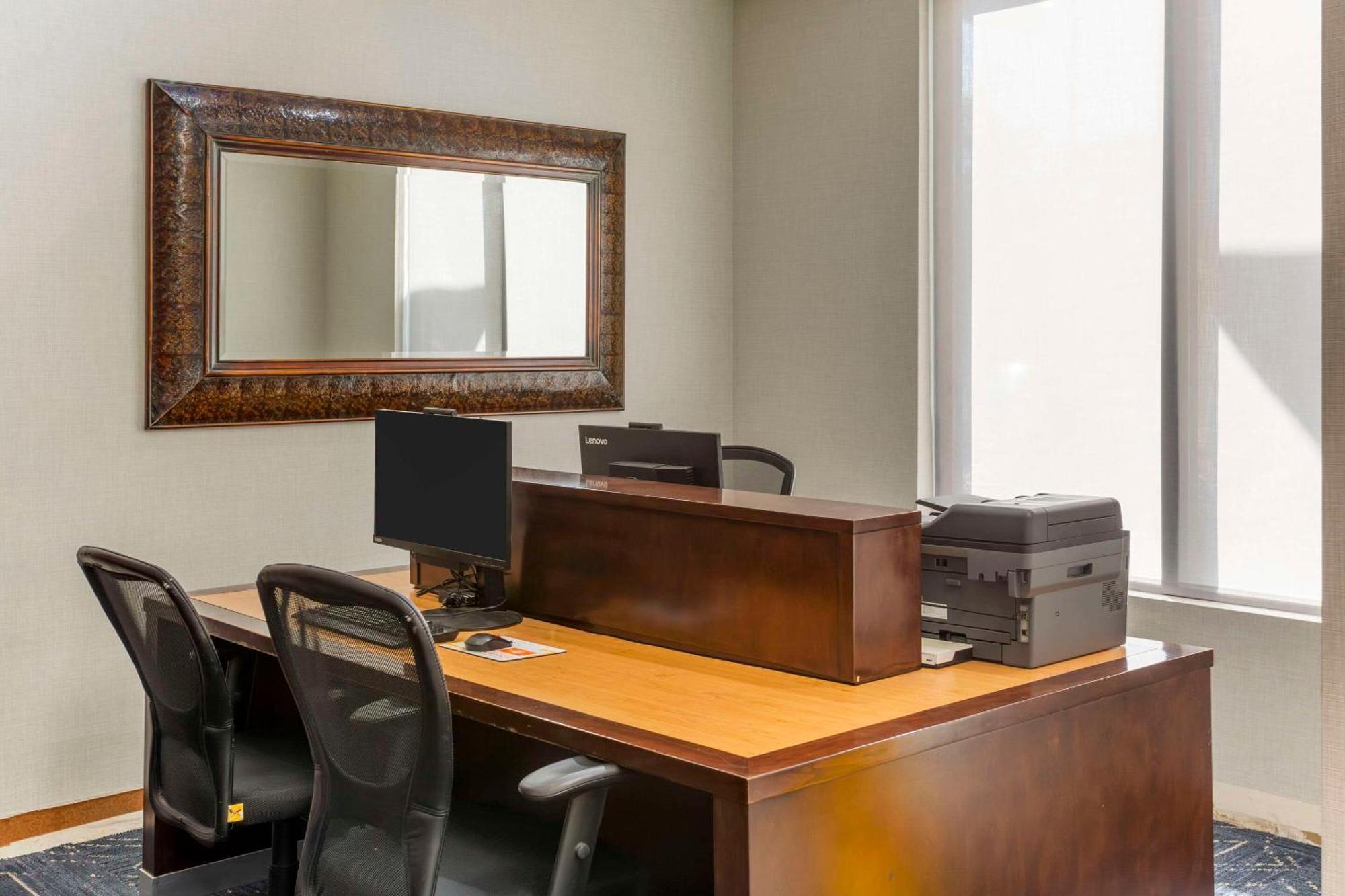 Comfort Suites Ogden Conference Center Экстерьер фото