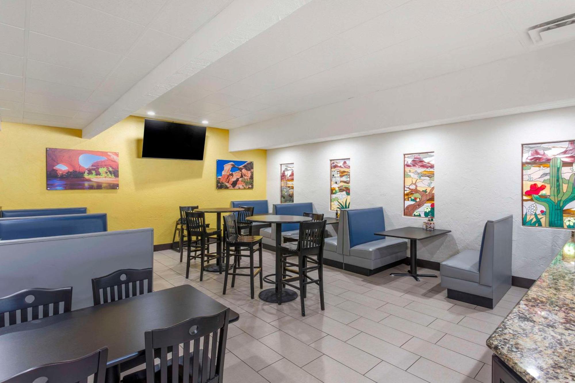 Comfort Suites Ogden Conference Center Экстерьер фото