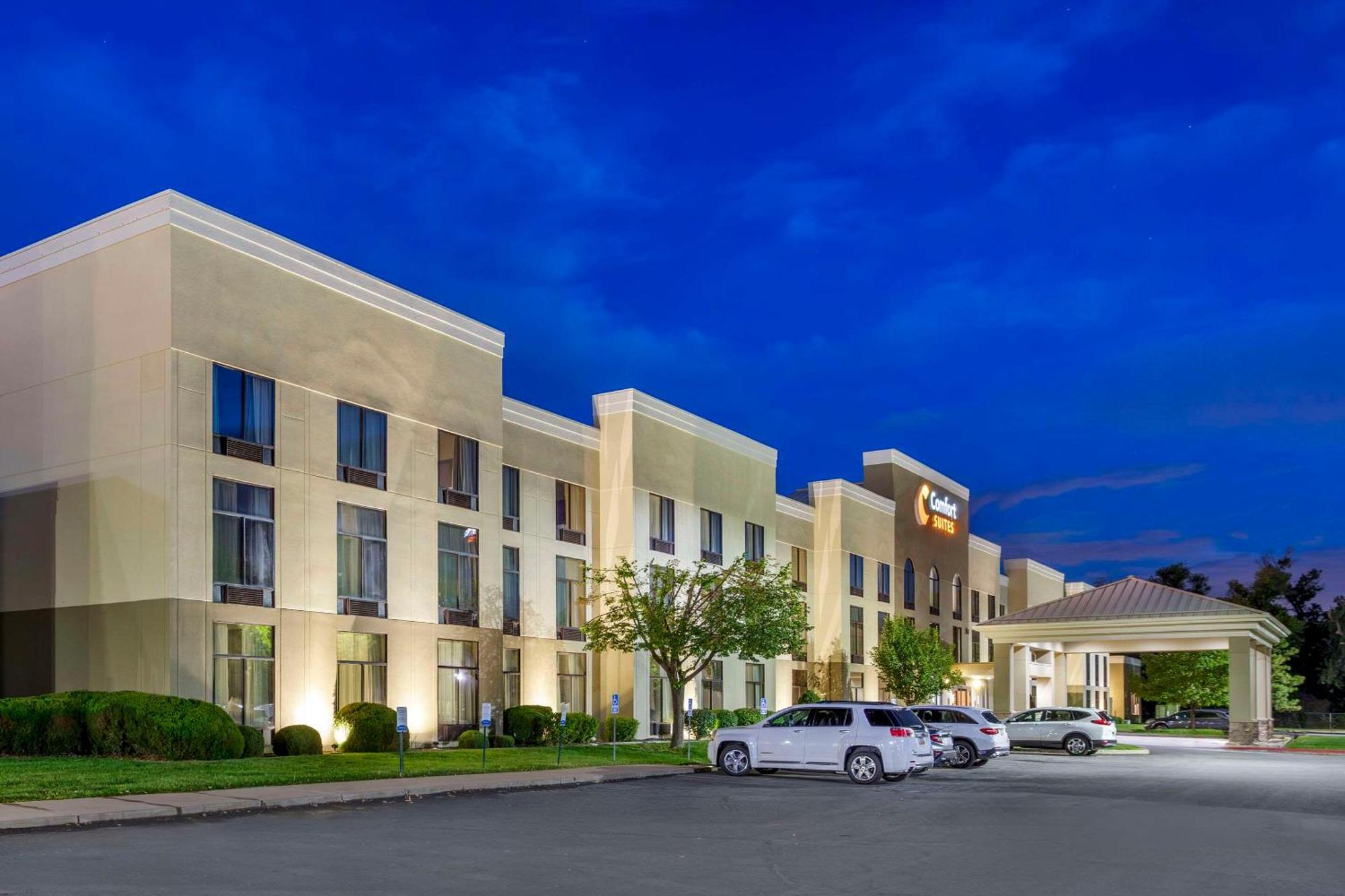 Comfort Suites Ogden Conference Center Экстерьер фото