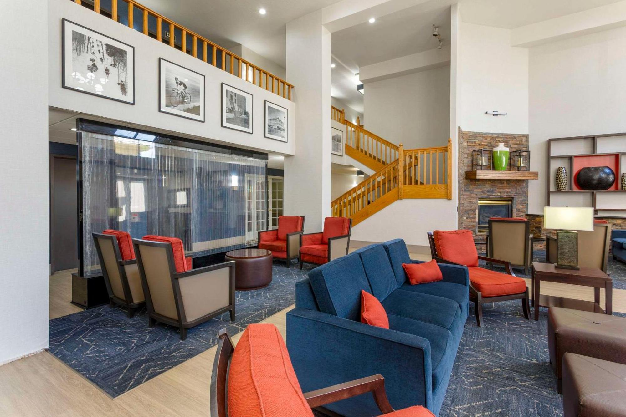 Comfort Suites Ogden Conference Center Экстерьер фото