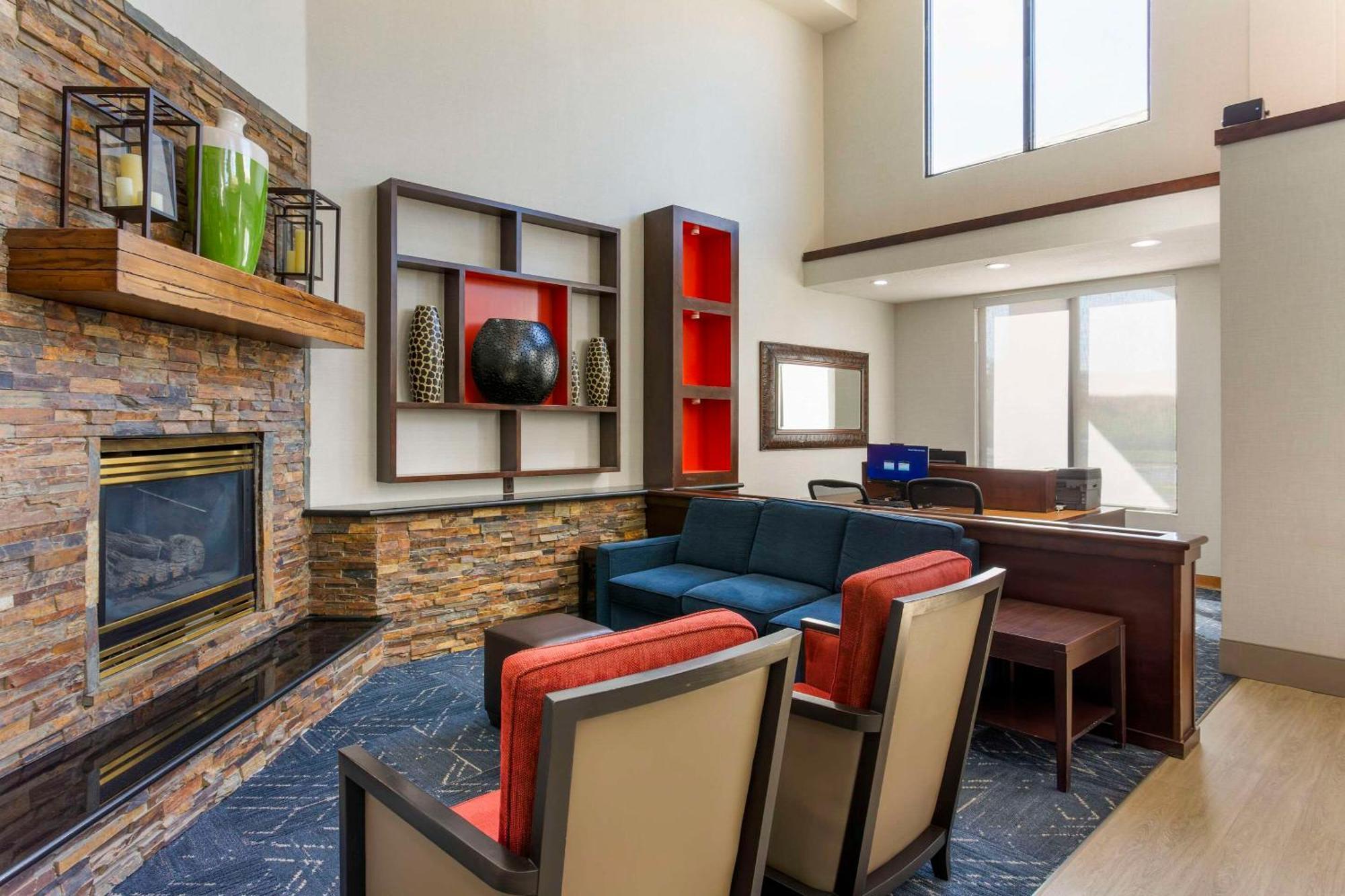 Comfort Suites Ogden Conference Center Экстерьер фото
